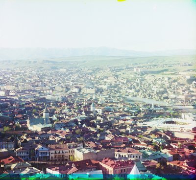 Blick auf Tiflis (heute Tbilisi) vom Gelände der St. Davidskirche, 1905-1915 von Sergey Prokudin Gorsky
